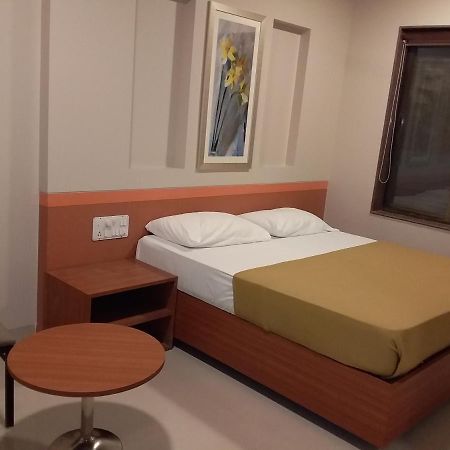 Sai Palace Express Ширди Экстерьер фото