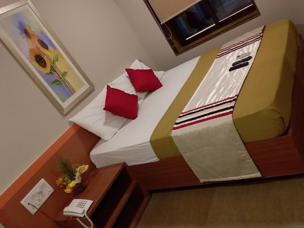 Sai Palace Express Ширди Экстерьер фото
